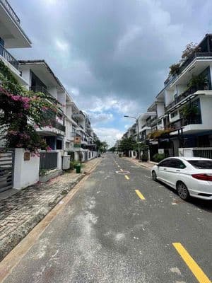 Nhà phố 5x25 4pn kdc đông tăng long lã xuân oai