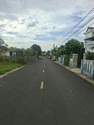 Ngang 8m cách đường nhựa 20m