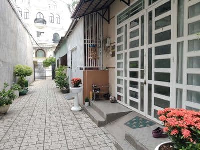 Nhà rộng, sẵn nội thất- đường số 8, trường thọ