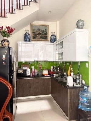 Bán nhà Ngọc Thụy- oto đỗ cổng 41m 5 tầng hơn 6 tỷ(TL