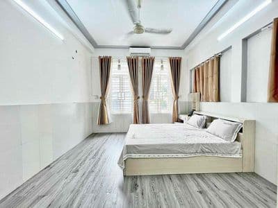 Mới hoàn thiện 2pn 2wc full nội thất cửa sổ lớn ngay hoàng hoa thám