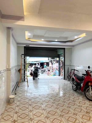 nhà mặt tiền chợ