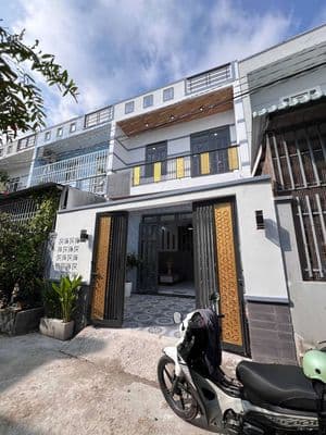 nhà mới ngay Ngã 3 Tân Kim QL50 5x16m 4PN 2WC