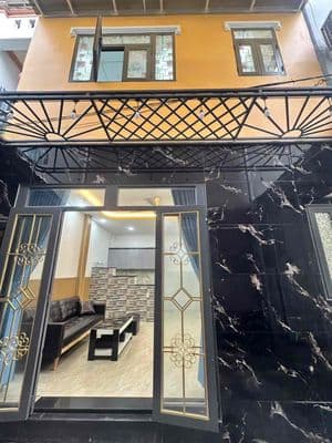 nhà sử dụng cho gd 4-5 thành viên ngay sau chợ Minh Phát Ngã Tư Ga Q12