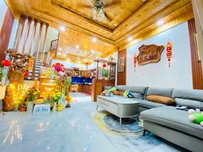 Nhà 3 tầng mê đúc - full nội thất gỗ hương - nhà mới đẹp - ở ngay