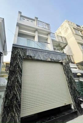 Nhà nguyên cănmới đẹp sạch sẽ gần chợ Phú Xuân sát bên Quận 7 .
