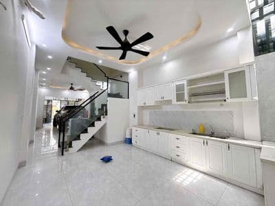 CHO THUÊ NHÀ MT Gần chợ Tân Hương – VỊ TRÍ ĐẸP: 4x20m, 1 trệt 2 lầu