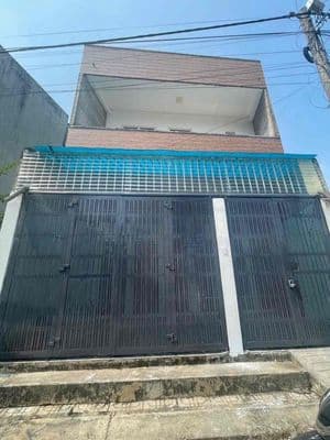 Nhà 3 phòng ngủ đường xe hơi P.Long Trường, Q.9