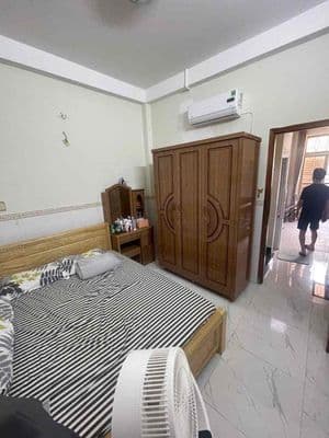 Cho thuê nhà ngay cầu chữ Y, 4 tầng 4 phòng ngủ , giá 11 triệu