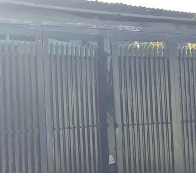 Nhà cực rẻ