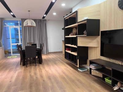 Cho thuê căn hộ Belleza 3 phòng ngủ, tầng cao, thoáng mát.