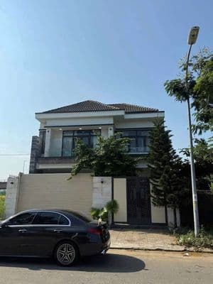 Cho thuê biệt thự sân vườn: đường trần sâm - đủ nội thất