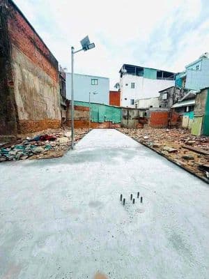 Cặp nhà mới 3 tầng thái thị bôi sát đường chín.h