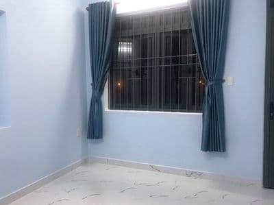 Cho thuê nhà nguyên căn 3PN, có sân trước, sân thượng rộng