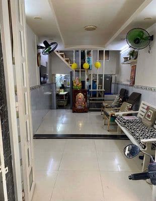 Nhà mới q4- 3 tầng- 3x10m- ko qh- chỉ 3 tỷ nhỉnh