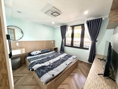Cho thuê căn hộ 1 phòng ngủ fnt có ban công đường phan đình phùng