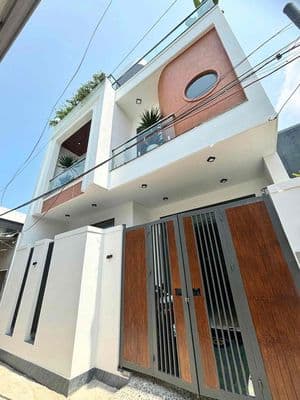 Hạ 500tr Nhà Kiệt 140 Nguyễn Chánh Còn mới 90% cho thuê 15tr/1 tháng