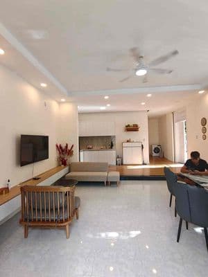 Nhà đẹp sát biên mân thái,có sân vườn,2pn,1wc