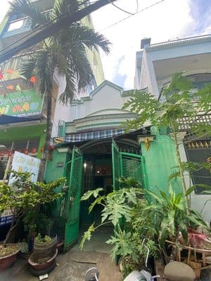 Cho thuê MTKD khu Chợ Hoa. DT: 4 x 16. Trệt + Lửng. Giá: 12 Triệu TL
