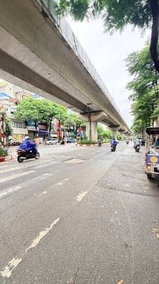 Bán nhà 5 tầng 4 ngủ, ô tô tránh, gần phố Cát Linh - Giảng Võ