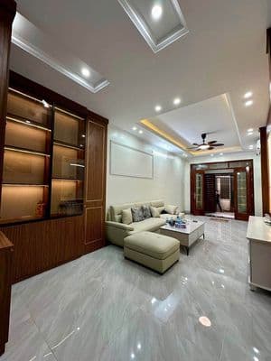 Bán nhà Hoàng Hoa Thám, 5 tầng, 38m2, giá 9 tỷ
