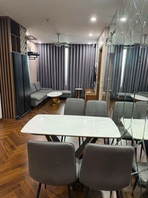 Bán căn hộ 69m2 Ngã Tư Sở, 2PN, có chỗ đậu ô tô