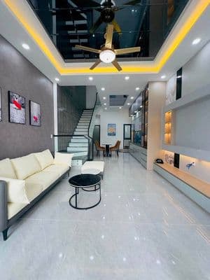 Bán nhà 2 lầu P. Phú Lợi, Thủ Dầu Một, 4.39 tỷ