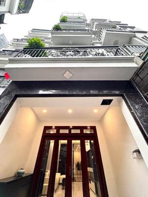 Bán nhà Hồng Tiến, 6 tầng thang máy, gần mặt phố