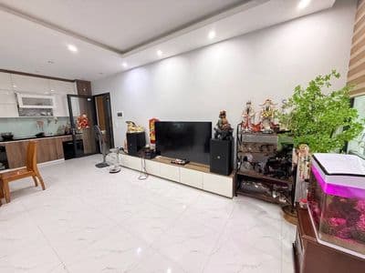 Nhà 5 tầng ô tô đỗ cửa gần Big C Long Biên