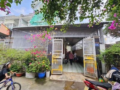 Cho thuê nhà 5PN gần Làng Đại Học, Dĩ An