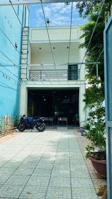 Bán nhà mặt tiền sân vận động Đông Hòa, Dĩ An, 222m2, 9.x tỷ