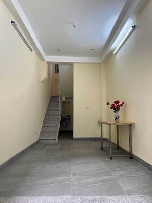 Cho thuê nhà nguyên căn ngõ 33 Văn Cao, Ba Đình, Hà Nội