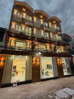 chính chủ bán nhà 3 lầu shr hẻm 1056 huỳnh Tấn Phát