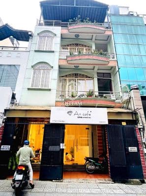 SPA - tiệm nail MT Thạch Thị Thanh, Q1. Dt: 7x15m, Kc: trệt 2,5 lầu