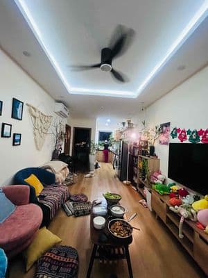 cho thuê căn chung cư 2PN full Nội Thất 8tr/ tháng