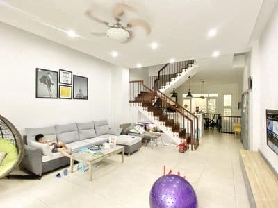 Cho thuê nhà hxh hoàng việt_6,5x17m_trệt 3 lầu