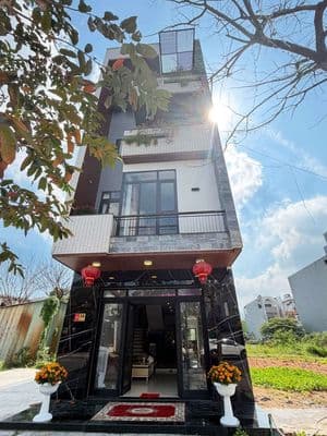 CHO thuê nhà mặt tiền đường Trương quang được