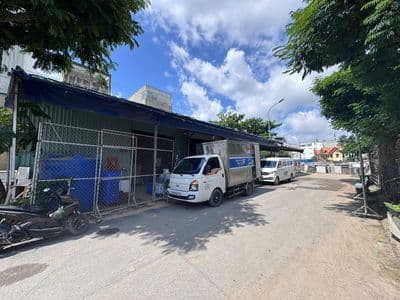 Cho thuê Nhà cấp 4 rộng 250m2 tiện làm kho chứa hàng. Thời gian 1 năm
