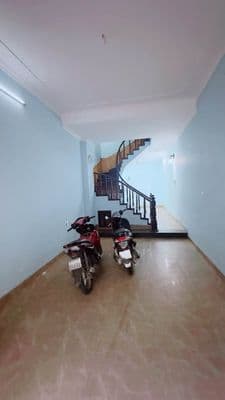 Cho thuê nhà ngõ 78 Duy Tân - 60m2 x 5 tầng, nhà đẹp ngõ ô tô đi lại