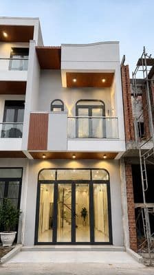 Bán gấp giá rẻ nhà 1 trệt 1 lầu, 4x30 tại tdm, chỉ 2tỷ550