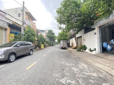 Nhà Thuê 8x20m.Cấp 4.MTNB Ỷ Lan.Gía:16tr