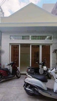 Nhà đường 8 Ngay cây xăng Lã Xuân Oai 2PN 2WC giá 8tr/th