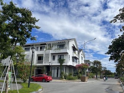 𝐍𝐇𝐀̀ 3 tầng 80m2 ngay trung tâm Huế