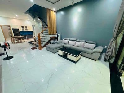Cho thuê nhà 3 tầng mặt tiền Nam Việt Á, vị trí đẹp gần sông, khu