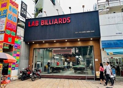 Cho thuê mặt bằng góc điện biên phủ q3- ngang 10 mét dtsd ~350m2