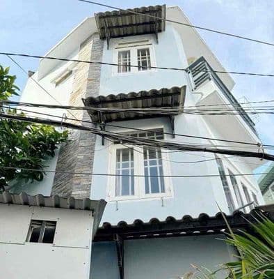 Nhà nguyên căn. 3 tầng. 2PN.3WC.