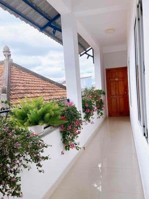 Cần cho thuê khách sạn đường đoàn thị điểm
