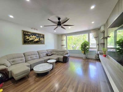 Cho thuê nhà đẹp 4 tầng có thang máy đường Tiểu La, Hải Châu - Diện tí