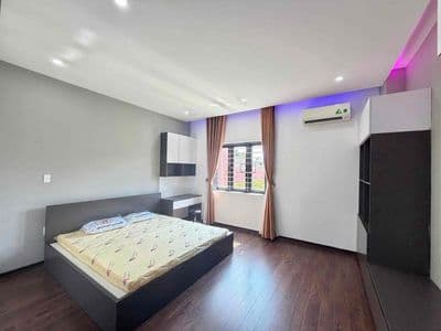 Cho thuê nhà đẹp 4 tầng 5PN full nội thất- MT đường Trương Quang Được