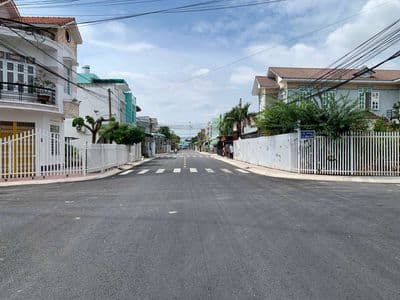 Bán nhà văn phòng kinh doanh mặt tiền đường lớn khu sao mai long xuyên